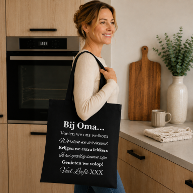 Tas met tekst bedrukt bij oma regels